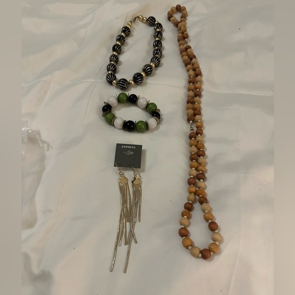 💥10/$10 JEWELRY women’s assorted 4 pieces - Picture 1 of 6